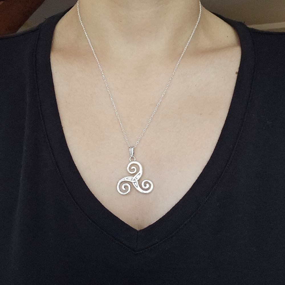 New Silver Celtic Triskele Necklace